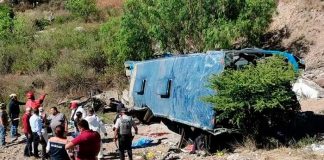 Volcadura en autobús ocasiona que 6 migrantes no logren "sueño americano"
