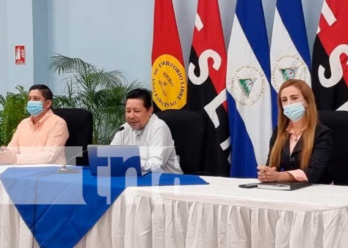 Conferencia de prensa con autoridades educativas en Nicaragua