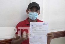 Joven de Managua pide ayuda para obtener un par de muletas Joven solicita ayuda para comprar muletas, en Managua