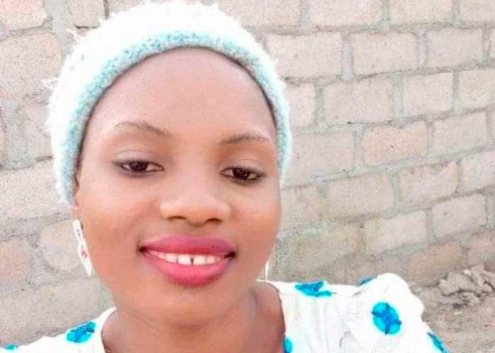 Golpean y queman viva a una mujer por blasfemia en Nigeria