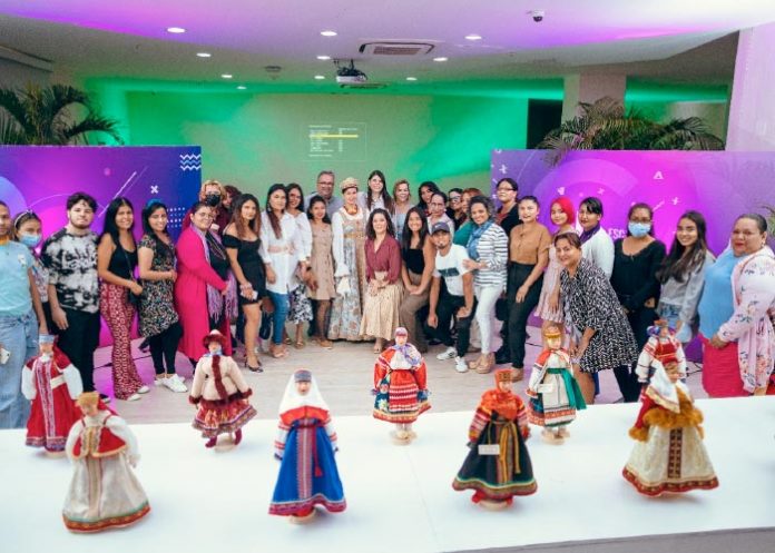 Estudiantes apreciaron la historia y mucho más de Rusia