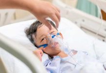 «Hepatitis aguda infantil» declarada como prioridad por la OMS Imagen de niño enfermo, en referencia a la hepatitis