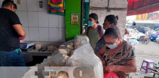 Venta de queso en el Mercado Iván Montenegro