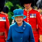 ¡Escándalo en la Casa Real! Detienen a soldados de Isabel II por drogas