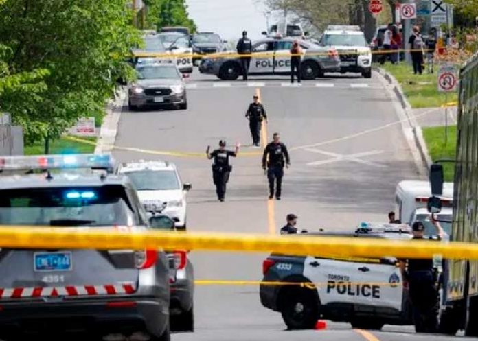 tiroteo1 Acribillan a hombre armado con un rifle cerca de una escuela en Canadá