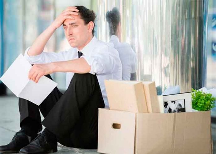 trabajo Hombre deja su trabajo de 8 años por otro y para rematar no lo contratan
