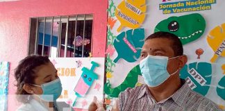 Aplicación de vacunación contra la influenza en Managua, Nicaragua