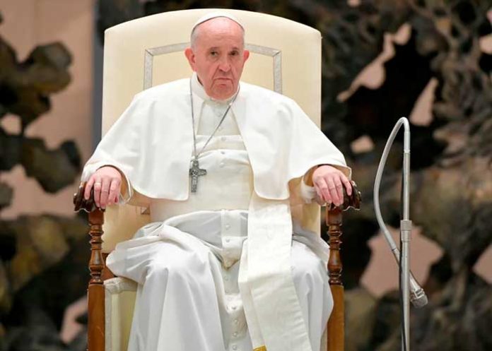 ¡Polémico! El Papa dice que la Iglesia no rechaza a homosexuales, fieles sí