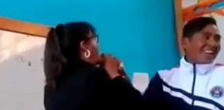 ¡Viral! Maestra enseña a alumnos como poner el "capote" con la boca