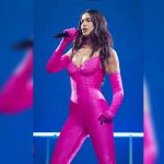 Dua Lipa goza de unas vacaciones asoleadas en Portugal