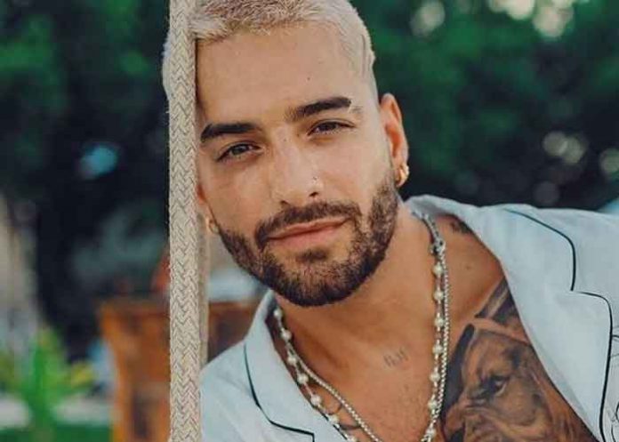 ¡Mujer agarra el 'amiguito' de Maluma en foto de Instagram!