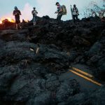 Helicóptero se estrella en un campo de lava en Hawaii y deja 2 heridos graves