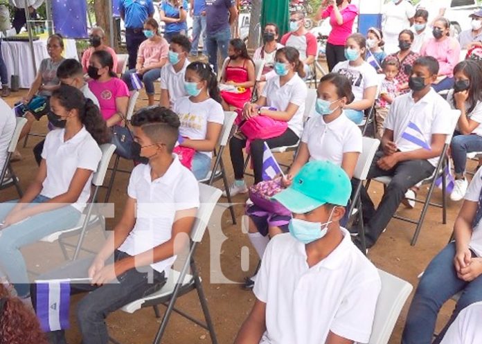 1 MINED presenta estrategia educativa para estudiantes en el campo