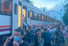 España: Accidente ferroviario deja al menos 30 personas heridas España: Accidente ferroviario deja al menos 30 personas heridas
