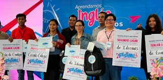 Premiación del segundo Festival Nacional de Canto y Deletreo en Inglés