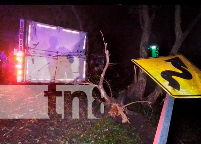 Se duerme mientras conducía y provoca accidente en Somoto