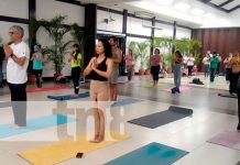 Realizan clases de yoga gratis en el Parque Japonés, Managua Realizan clases de yoga gratis en el Parque Japonés, Managua