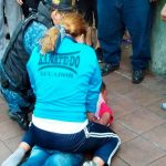 Campeona de artes marciales defiende a una mujer víctima de abuso Campeona de artes marciales defiende a una mujer victima de abuso