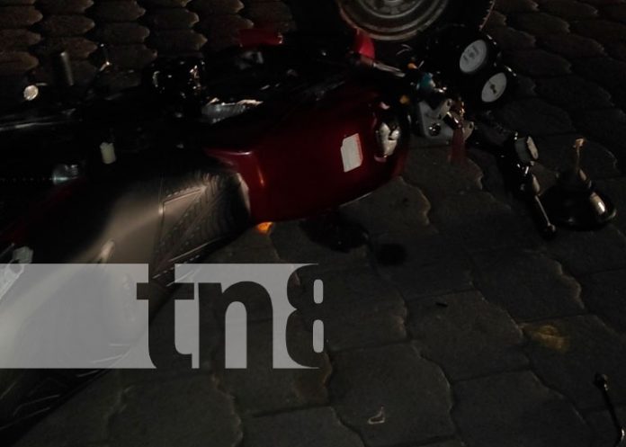 1 Motociclista grave tras choque frontal contra un camión en Granada