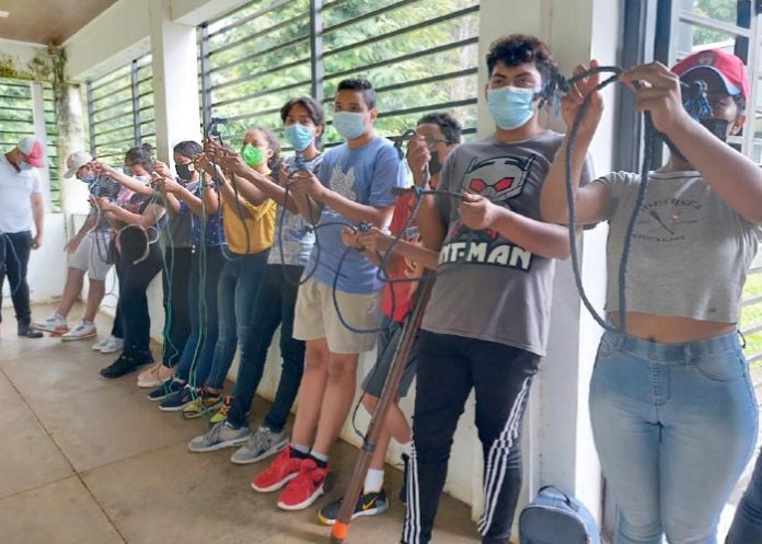 1 Caminata con jóvenes estudiantes de Estelí en la Fortaleza El Coyotepe