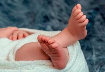 Estados Unidos: Bebé muere por trauma craneal provocada por su padre.