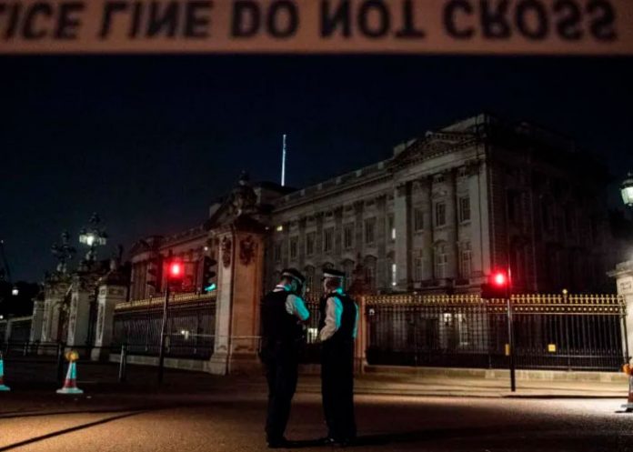 1 Un estudiante expulsado asesinó a dos profesores en Iraq.