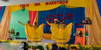 MINED-León festeja el Día del Maestro Nicaragüense