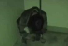 ¿Persona poseída?: Hombre capta a joven con extraña forma ¿Persona poseída?: Hombre capta a joven con extraña forma
