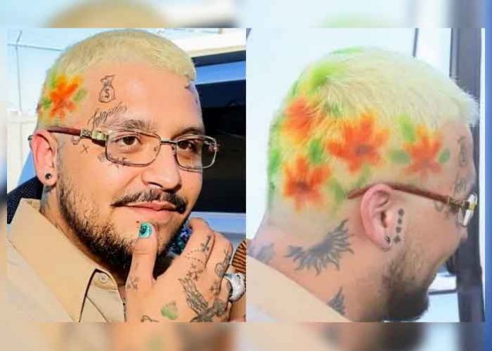 ¿Morado? Es el nuevo color de cabello de Christian Nodal /