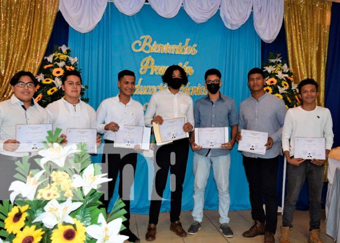Celebran primera graduación del Centro Tecnológico de El Viejo, Chinandega