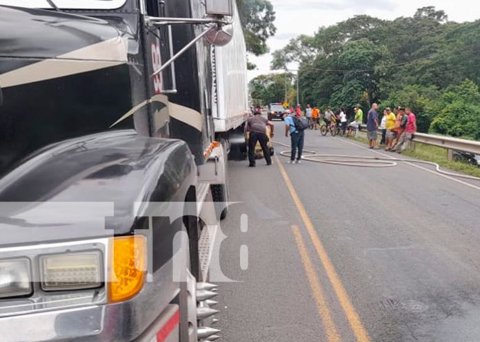2 Explosión de llantas deja un lesionado y daños materiales en Nandaime