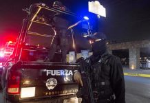 Enfrentamiento armado entre policías y delincuentes deja 13 muertos Sangre en México por batalla entre policías - delincuentes