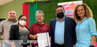 Entregan reconocimientos a negocios con mayor historia en Chinandega
