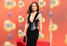 Jennifer Lopez llora al recibir premio en MTV Movie and TV Awards Jennifer Lopez llora tras recibir premio en MTV Movie and TV Awards