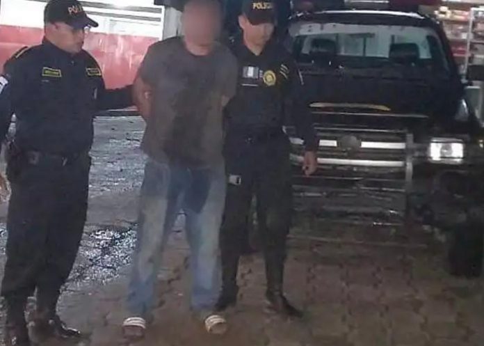 Mato a su abuelo e hirió a su mamá en Guatemala