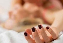 «Kamasutra intenso»: Pareja termina lesionada por hacer pose de «Araña» "Kamasutra intenso": Pareja termina lesionada por hacer pose de "Araña"