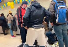 Viral: Evita pagar por exceso de equipaje, poniéndose toda la ropa Evita pagar por exceso de equipaje, poniéndose toda la ropa