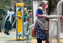 ¡Cuánta vitalidad! Captan a una anciana jugando en el gimnasio público Captan a una anciana jugando en el gimnasio público