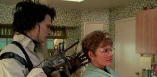 Subastan las manos de Johnny Depp, las famosas "manos de tijera"