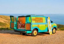 Celebrando los 20 años de Scooby- Doo rentan la «Máquina del Misterio» Celebrando los 20 años de Scooby- Doo rentan la "Máquina del Misterio"