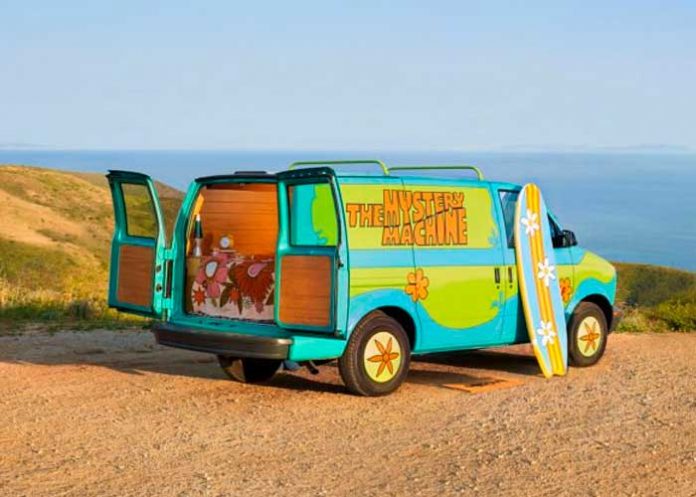 Celebrando los 20 años de Scooby- Doo rentan la 