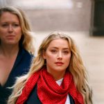Ex asistente de Amber Heard la acusa de robar su historia de abuso