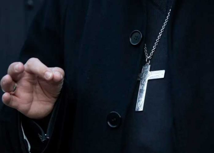 .4 Juicio eclesiástico en Alemania condena a ex sacerdote católico