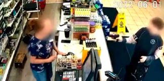 ¡Con un arma! Arrestan a niño de 12 años por asaltar una tienda