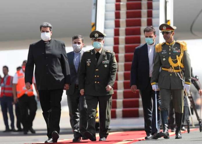 Presidente de Venezuela llega a Irán como parte de su visita oficial