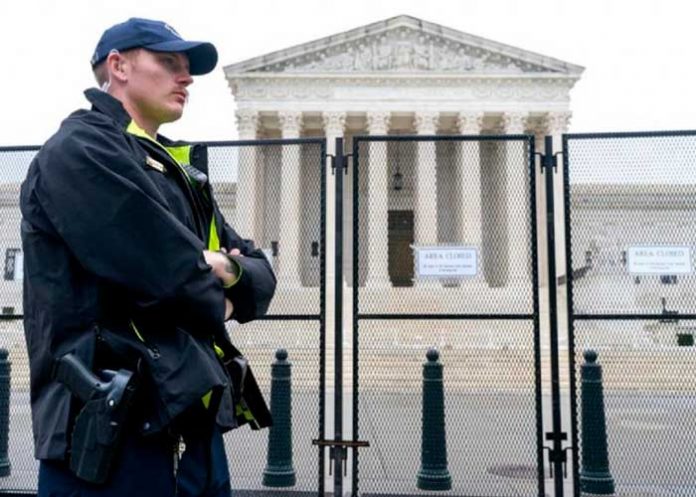 Supremo de EE.UU amplia el derecho a portar armas de forma pública