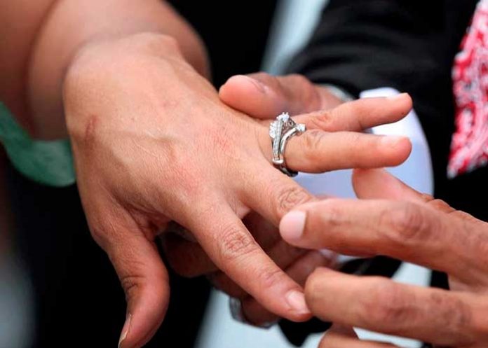 .5 Tras 10 meses de casados descubre que su