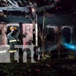 Incendio consume vivienda de una finca en la comarca San Isidro Verde en Managua Incendio consume vivienda de una finca en la comarca San Isidro Verde en Managua