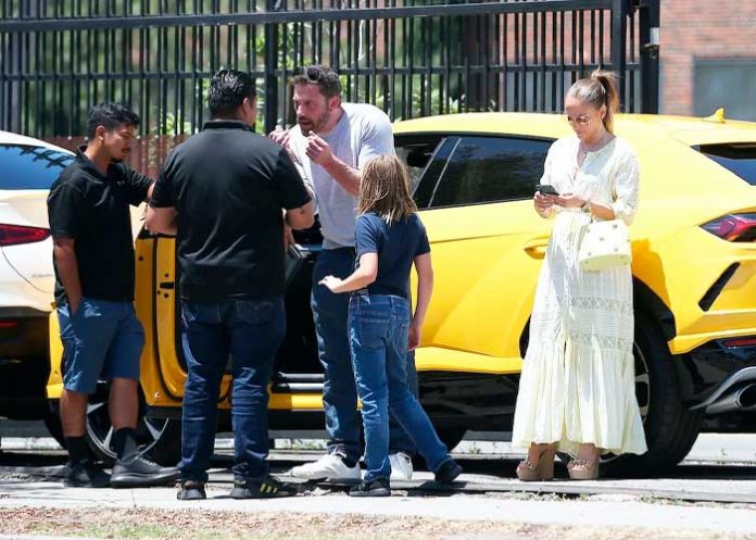 Hijo de Ben Afleck de 10 años choca el Lamborghini de su papá