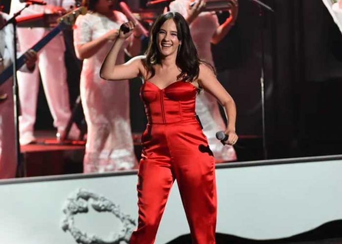 Operan de emergencia a Ximena Sariñana por un extraño padecimiento